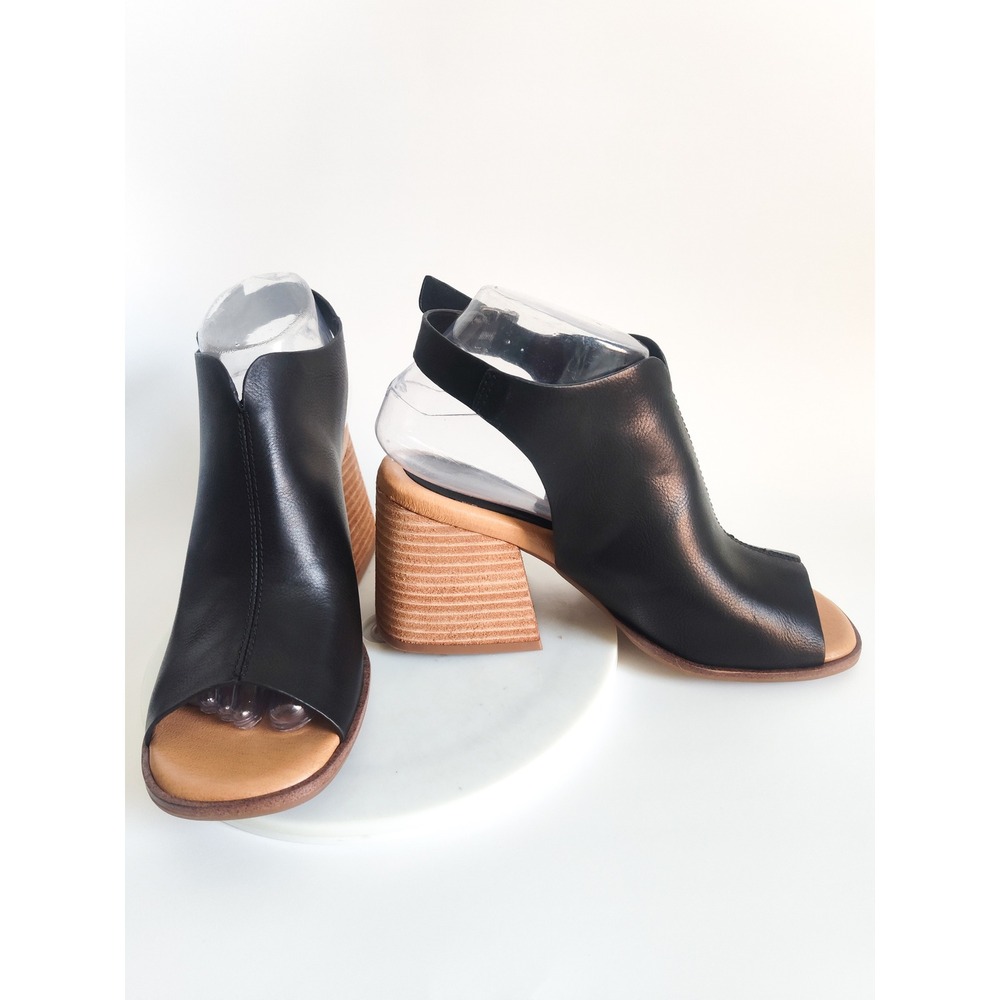 New Korks Sandals 7 Slingback Block Heel Black Faux Leather Peep Toe Preppy Boho